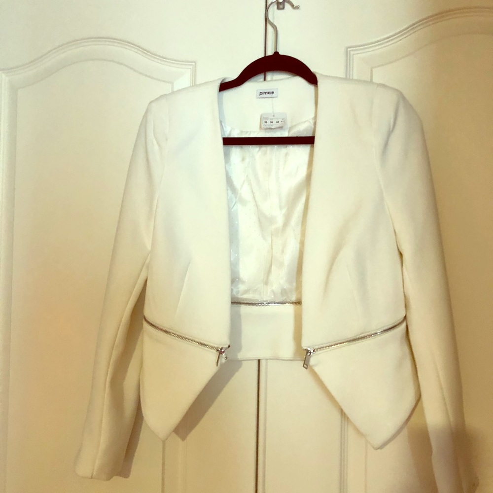 Brand new white nice blazer !